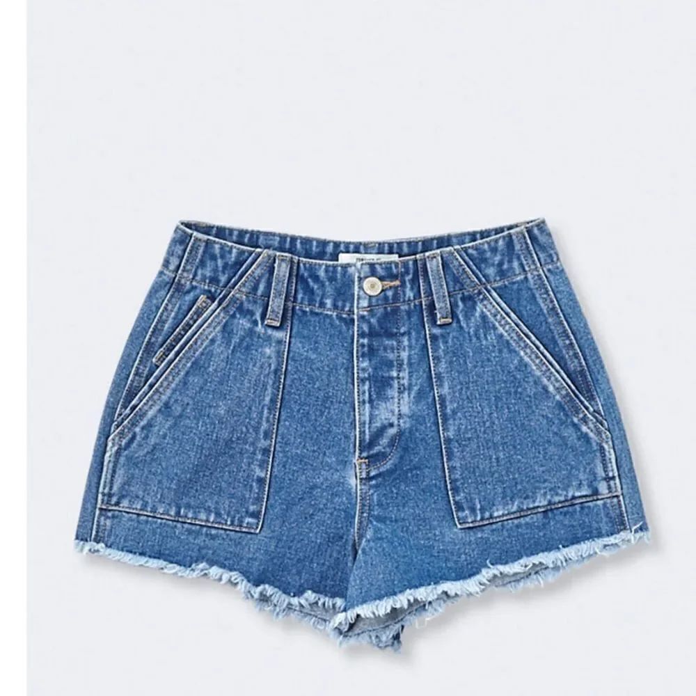 NWT Forever 21 Frayed Denim/Jean shorts. Button up.